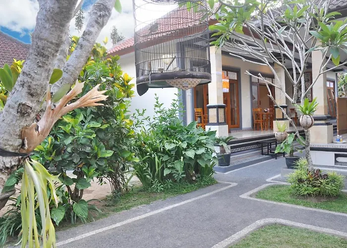 Dunung Sari 民宿 *
